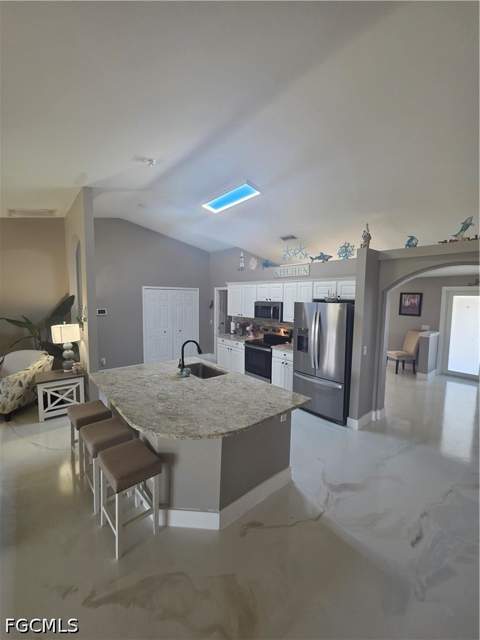 410 NW 11th Ter, Cape Coral FL - photo 9 of 39