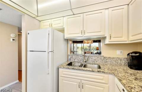 1580 Pine Valley Dr 217, Fort Myers FL - photo 10 of 34