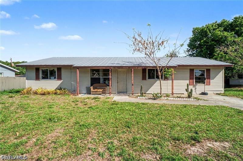 3 bedroom SingleFamilyResidence at 13826 5th St, Fort Myers Shores, Fort Myers — photo 2