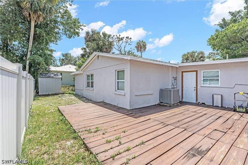 3 bedroom SingleFamilyResidence at 2030 Flamingo Dr, North Fort Myers, North Fort Myers — photo 5