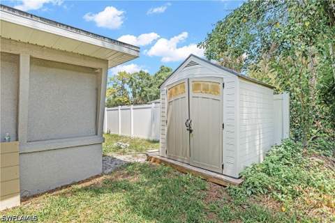 2030 Flamingo Dr, North Fort Myers FL - photo 6 of 34