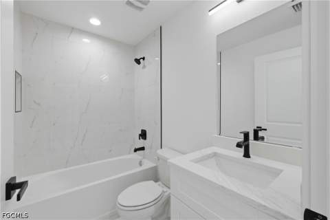 836 Newell St E, Lehigh Acres FL - photo 15 of 32