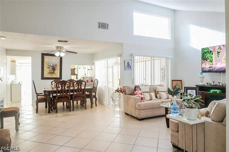 2 bedroom SingleFamilyResidence at 18450 Orangecrest Ct, Woodcrest Village, Lehigh Acres — photo 4