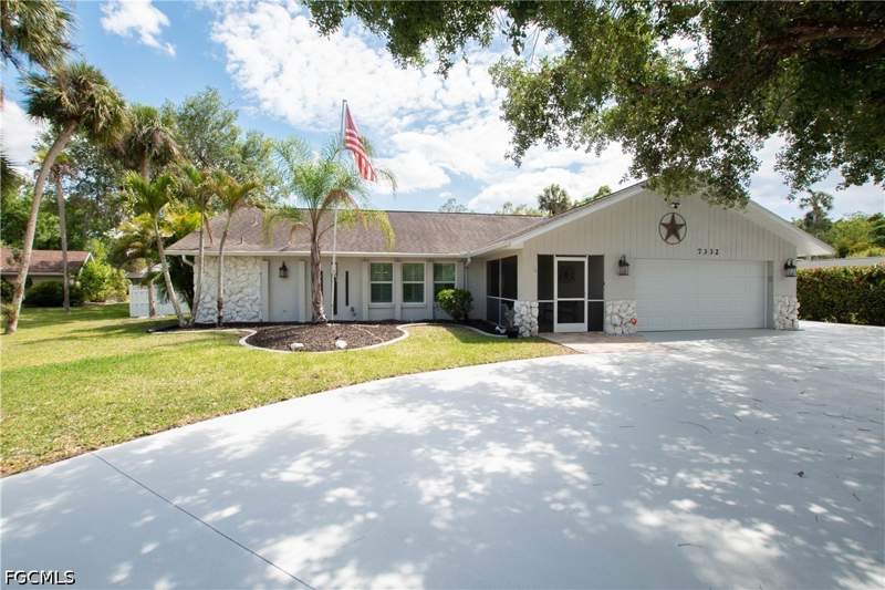 4 bedroom SingleFamilyResidence at 7332 Sean Ln, Daughtreys Creek, North Fort Myers — photo 2