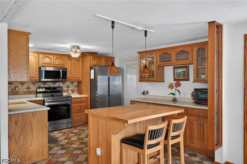 2 bedroom ManufacturedHome at 30 Aloe St, Oak Park Village Co-Op Inc, Alva — photo 5