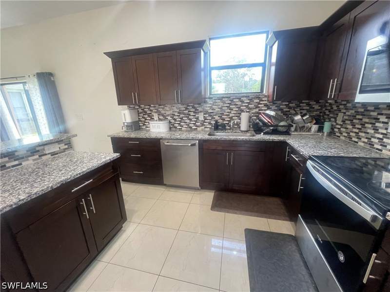 4 bedroom SingleFamilyResidence at 2660 72nd Ave NE, Golden Gate Estates, Naples — photo 2