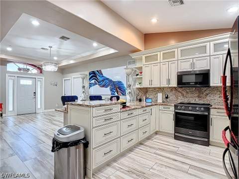 1845 Desoto Blvd N, Naples FL - photo 6 of 27