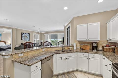 9121 Southmont Cv 102, Fort Myers FL - photo 12 of 47
