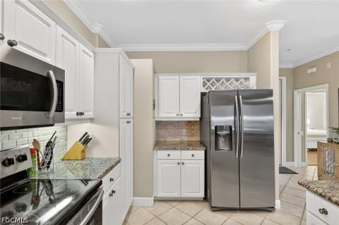 9121 Southmont Cv 102, Fort Myers FL - photo 13 of 47