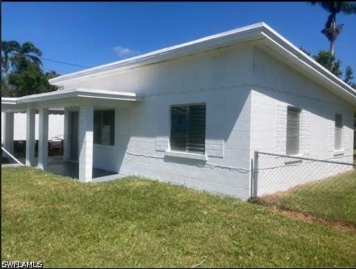 2 bedroom SingleFamilyResidence at 74 Victoria Dr, North Fort Myers, North Fort Myers — photo 2