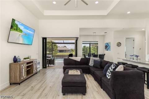 337 SW 31st Ave, Cape Coral FL - photo 11 of 33