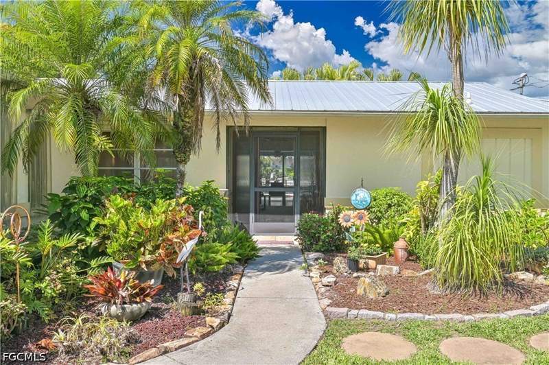 3 bedroom SingleFamilyResidence at 1910 Oak Dr, Dun Rovn Village, Alva — photo 3