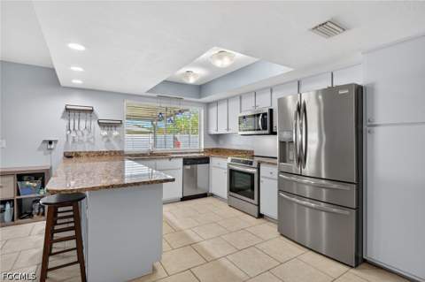 1305 SE 37th Ter, Cape Coral FL - photo 11 of 50