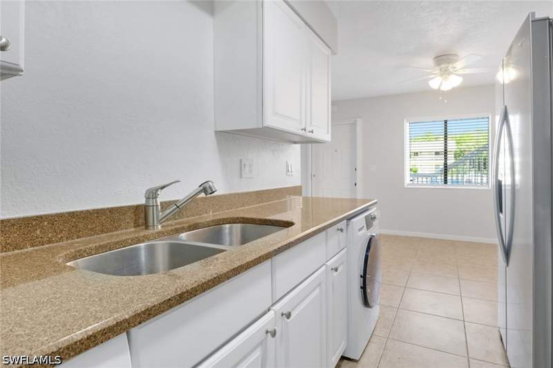 2 bedroom Condominium at 4635 Bayshore Dr P4, Abaco Bay, Naples — photo 2