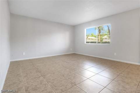 4635 Bayshore Dr P4, Naples FL - photo 9 of 25