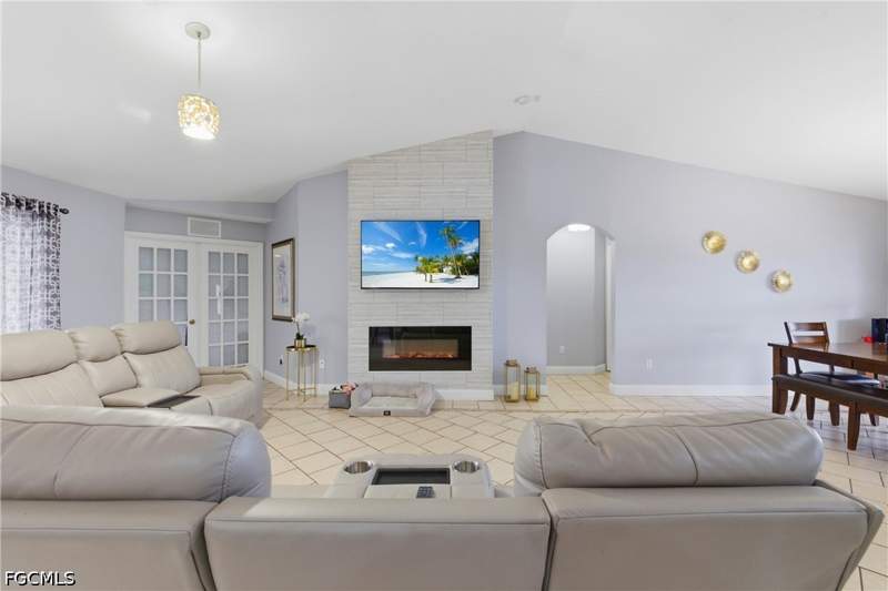 4 bedroom SingleFamilyResidence at 2612 Ceitus Pkwy, Cape Coral, Cape Coral — photo 5
