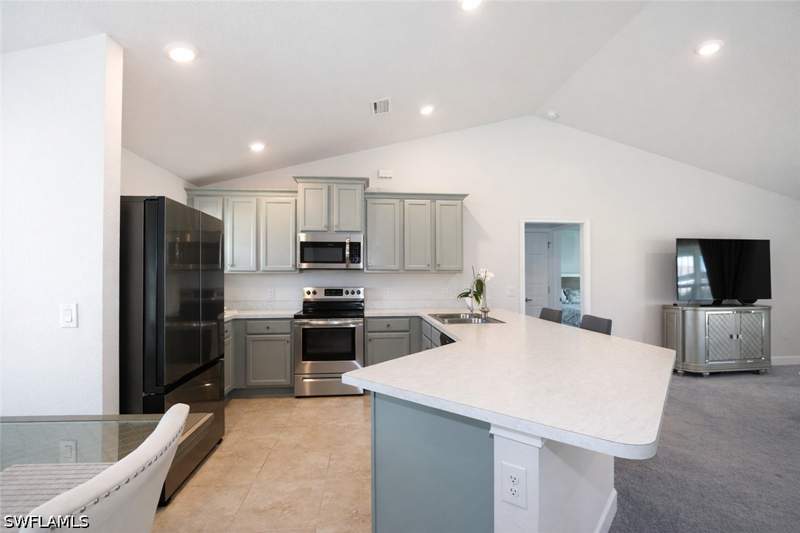 3 bedroom SingleFamilyResidence at 381 Odessa St, Greenbriar, Lehigh Acres — photo 3