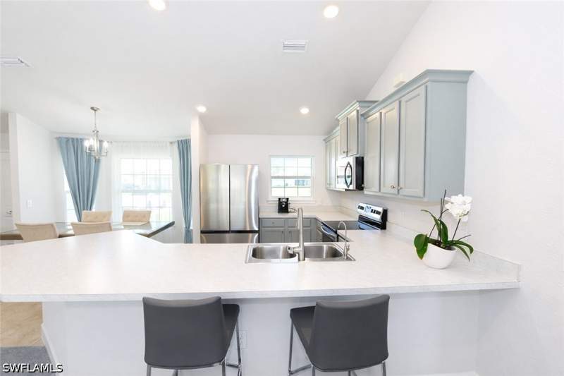3 bedroom SingleFamilyResidence at 381 Odessa St, Greenbriar, Lehigh Acres — photo 4