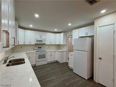 122 Roosevelt Ave, Lehigh Acres FL - photo 7 of 24