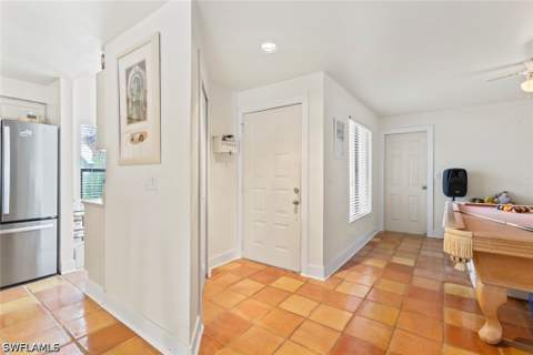 2294 Anchorage Ln B, Naples FL - photo 7 of 34