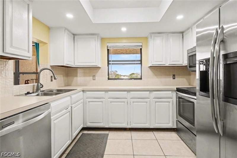 2 bedroom Condominium at 4703 SE 17th Pl 404, Clipper Bay Condo, Cape Coral — photo 2