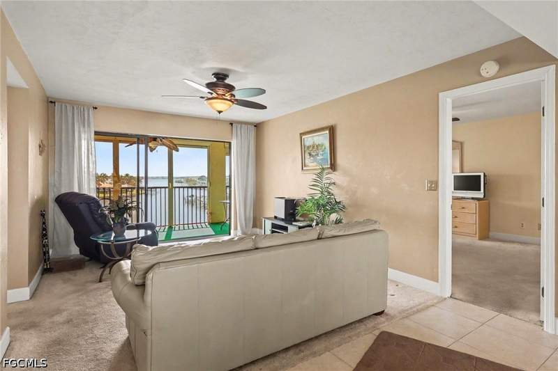2 bedroom Condominium at 4703 SE 17th Pl 404, Clipper Bay Condo, Cape Coral — photo 4