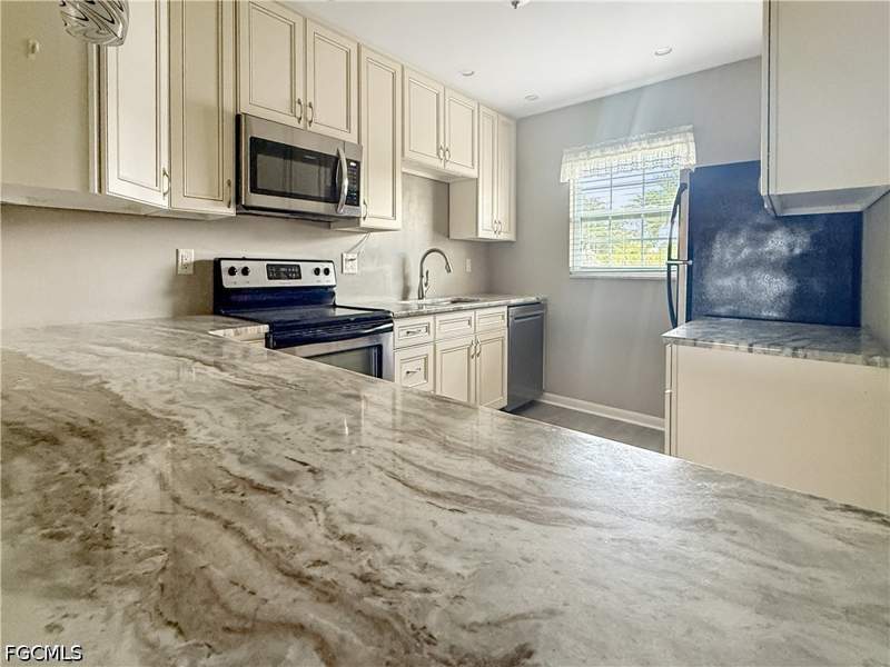2 bedroom Attached at 1398 Myerlee Country Club Blvd, Myerlee Golfside East Condo, Fort Myers — photo 2