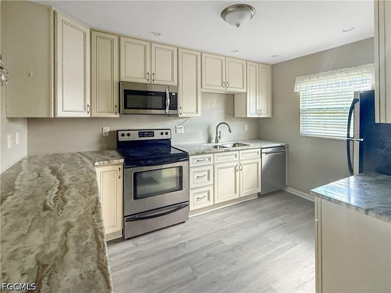 2 bedroom Attached at 1398 Myerlee Country Club Blvd, Myerlee Golfside East Condo, Fort Myers — photo 5