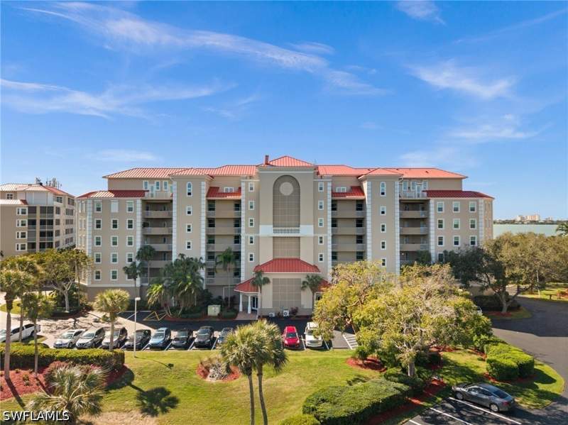 3 bedroom Condominium at 201 Vintage Bay Dr B15, Vintage Bay, Marco Island — photo 3