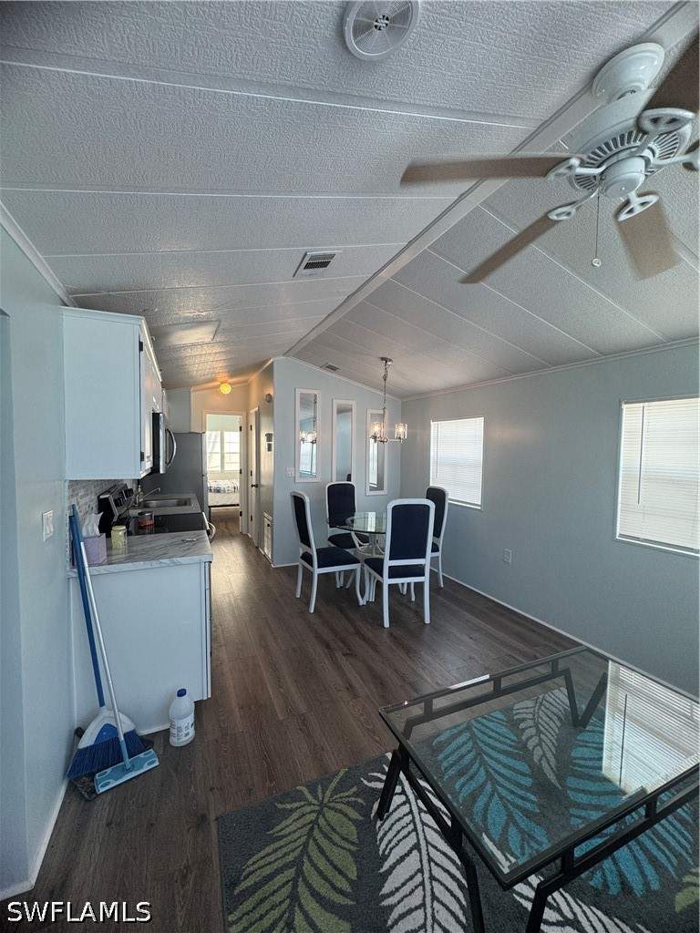 1 bedroom ManufacturedHome at 17010 Puppy Dog Dr, America Outdoors Condo Association Inc, Fort Myers — photo 4
