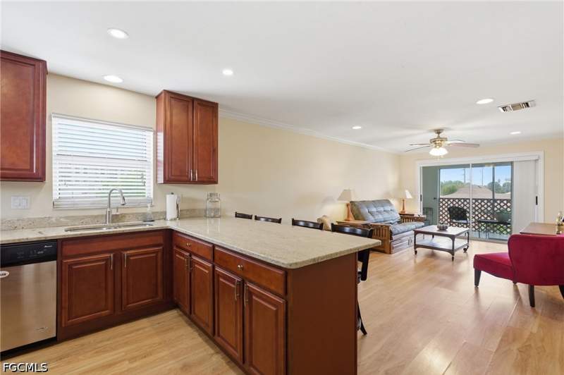 2 bedroom Condominium at 4718 SE 5th Ave 9, Caribbean Breeze Condo, Cape Coral — photo 3