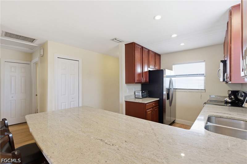 2 bedroom Condominium at 4718 SE 5th Ave 9, Caribbean Breeze Condo, Cape Coral — photo 4