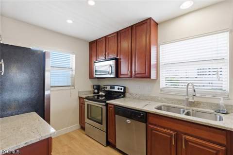 4718 SE 5th Ave 9, Cape Coral FL - photo 6 of 36