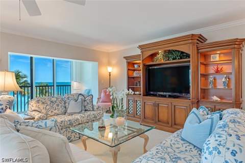 3377 Gulf Shore Blvd N 4D, Naples FL - photo 6 of 31