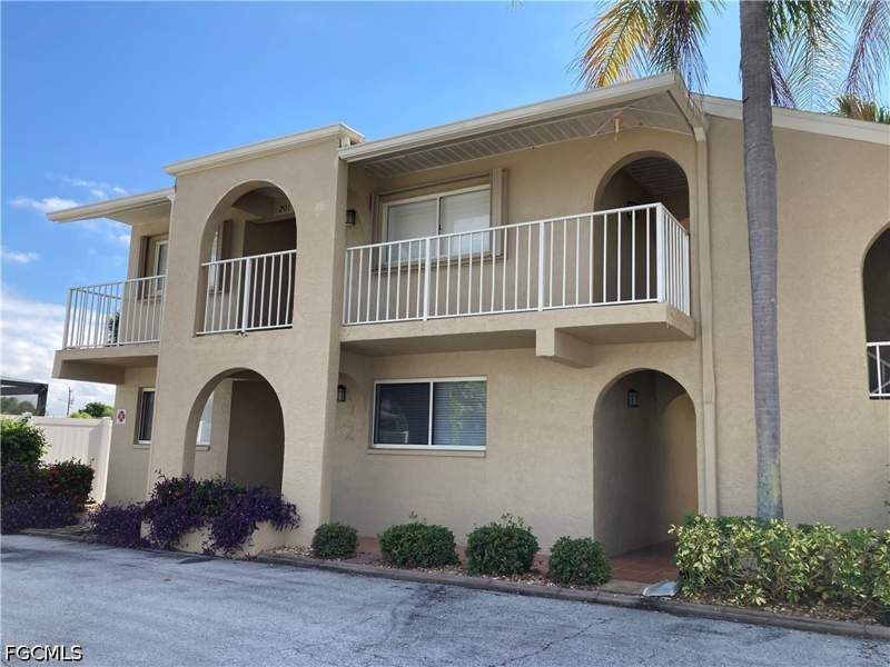 2 bedroom Condominium at 4321 Country Club BLVD 101, DOCKSIDE CONDO, Cape Coral — photo 2