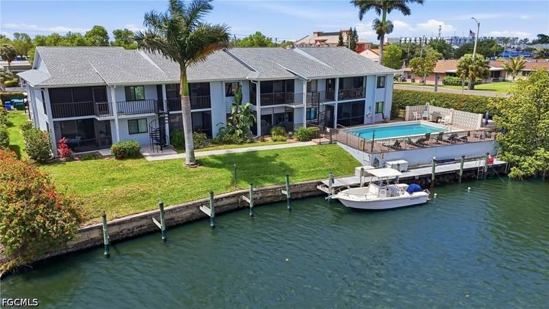 2 bedroom Condominium at 1205 SE 46th Ln 201, Royal Palm Condo, Cape Coral — photo 2