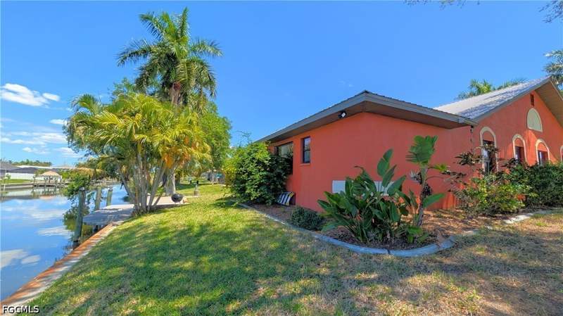 3 bedroom SingleFamilyResidence at 1422 SW 4th Ave, Cape Coral, Cape Coral — photo 2