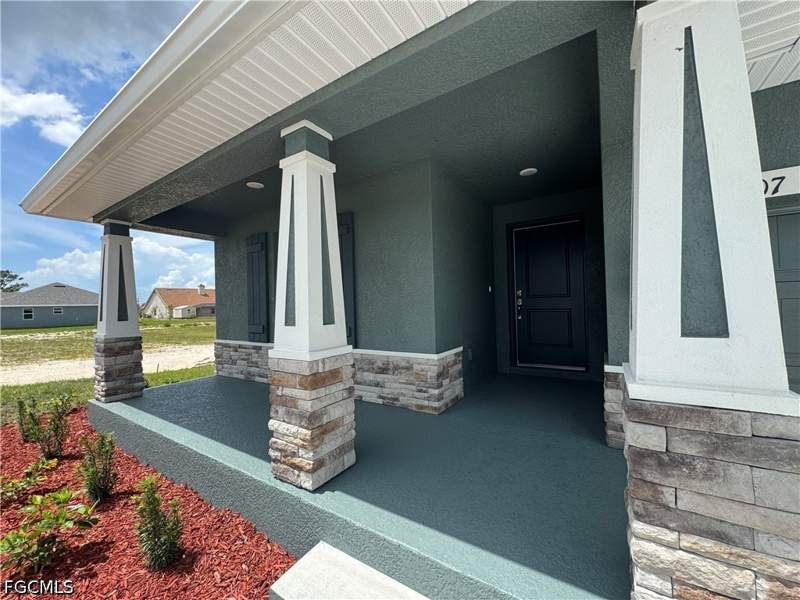 3 bedroom SingleFamilyResidence at 4007 NW 20th St, Cape Coral, Cape Coral — photo 4