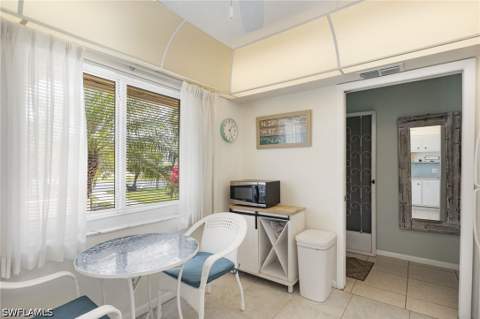 385 Palm Dr 1732, Naples FL - photo 9 of 39