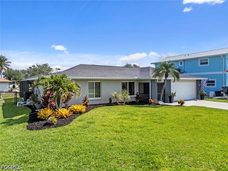3 bedroom SingleFamilyResidence at 6048 Perthshire Ln, Island Park Woodlands, Fort Myers — photo 2