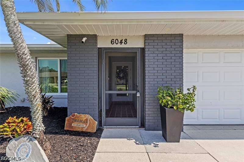 3 bedroom SingleFamilyResidence at 6048 Perthshire Ln, Island Park Woodlands, Fort Myers — photo 3