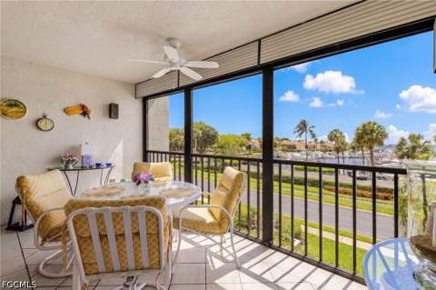 4821 S Landings Dr 205, Fort Myers FL - photo 17 of 40