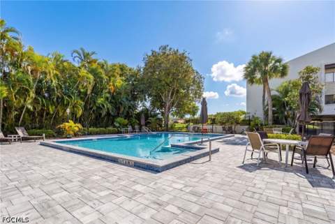 4821 S Landings Dr 205, Fort Myers FL - photo 24 of 40