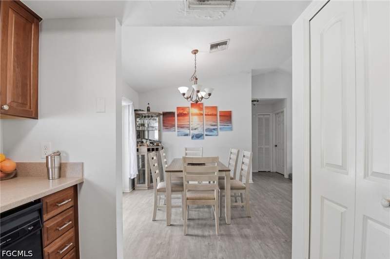 3 bedroom SingleFamilyResidence at 934 SE 25th Ln, Cape Coral, Cape Coral — photo 4