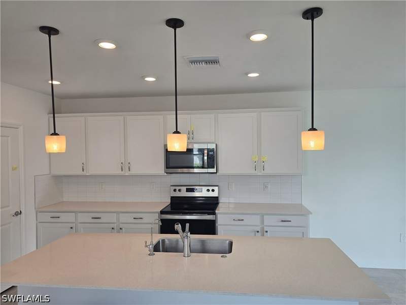 3 bedroom Townhouse at 1437 Weeping Willow Ct, Coral Lakes, Cape Coral — photo 2