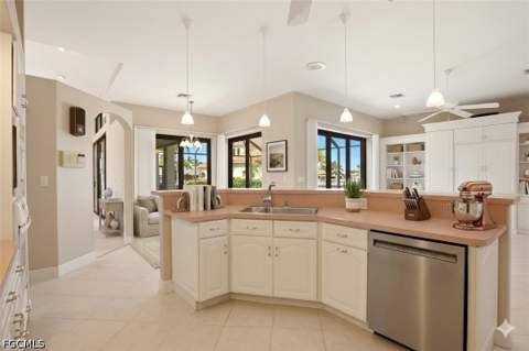 5072 Sorrento Ct, Cape Coral FL - photo 10 of 37