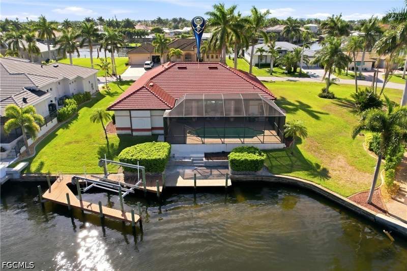 3 bedroom SingleFamilyResidence at 5072 Sorrento Ct, Cape Coral, Cape Coral — photo 2