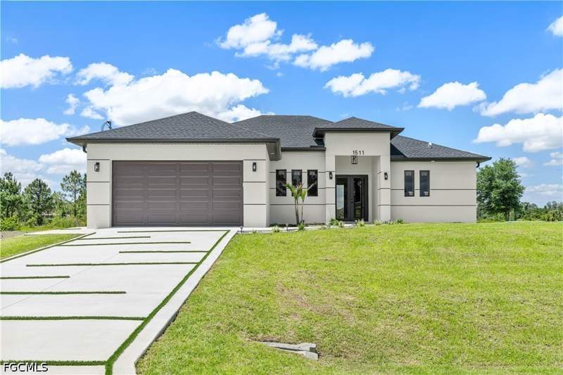 3 bedroom SingleFamilyResidence at 1511 Roosevelt Ave, Lehigh Acres, Lehigh Acres — photo 2
