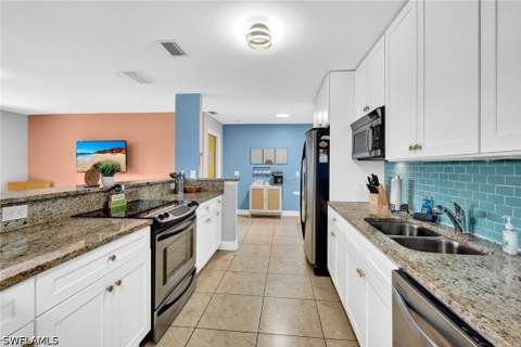 513 Monterey Ave, Cape Coral FL - photo 10 of 30