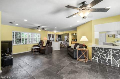 6029 & 6031 Higgins Ave, Fort Myers FL - photo 10 of 50